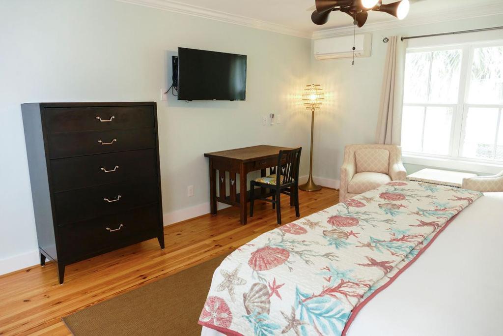 Beachview Inn And Spa Tybee Island Exterior photo