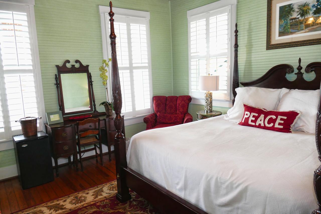 Beachview Inn And Spa Tybee Island Exterior photo